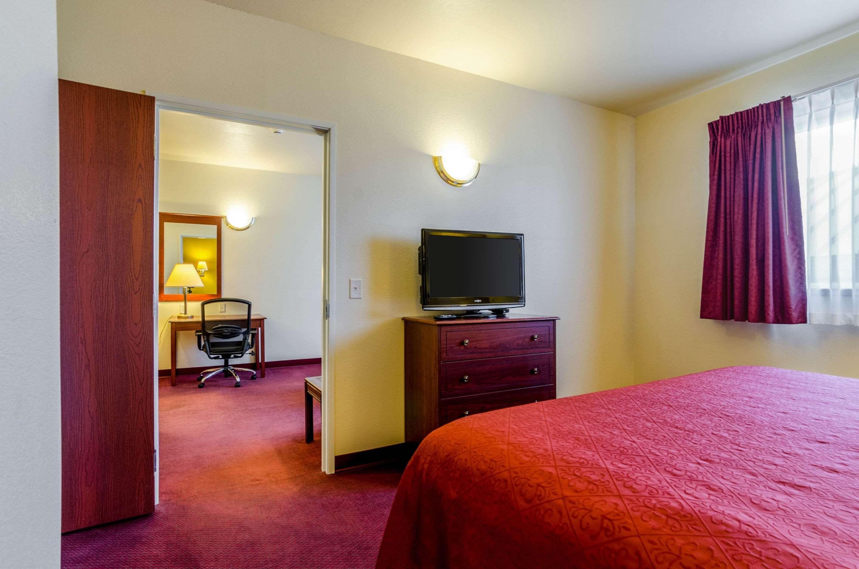 Quality Inn & Suites 파크시티 외부 사진